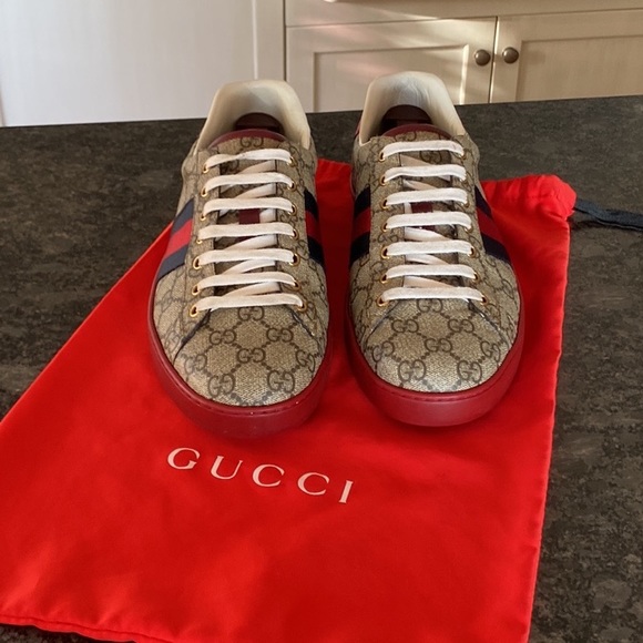 ๐ฆ Gucci Ace GG Supreme Sneakers - Picture 5 of 15